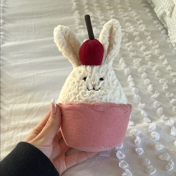 Jellycat Dainty Dessert Bunny Cupcake - Picture 2 of 4